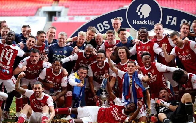 加克波：我很确信我们最终会走出低谷的；若踢橄榄球会踢边翼（加克波：坚信我们终会走出低谷；若去打橄榄球会司职边翼）