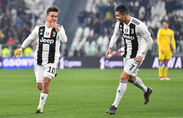 跟队：孙兴慜“吐槽”格雷不给自己发消息，但是他自己换号了（队记：孙兴慜打趣格雷不联系他，原来是自己换了号码）