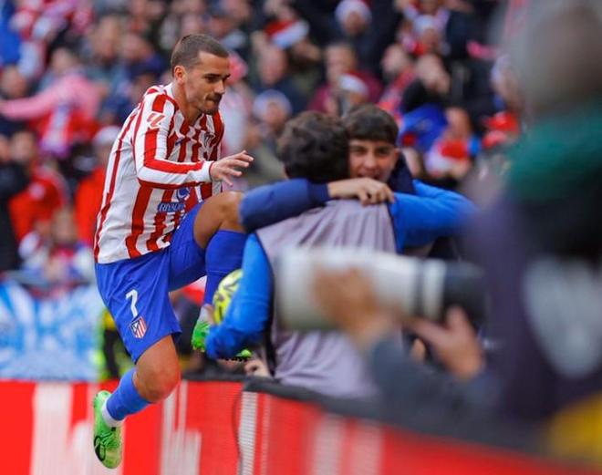 火箭末节三分爆发险胜快船（火箭末节三分雨发威险胜快船）