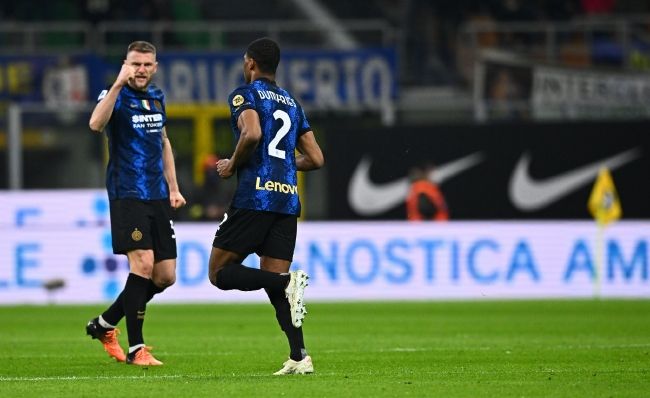 菲利克斯评队友最佳11人：自己上榜，C罗、亚马尔、B费在列（菲利克斯评选队友最佳11人：自己入选，C罗、亚马尔、B费皆在列）