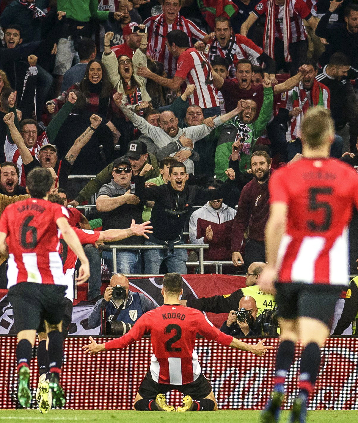 老友记，迈阿密夺冠首发阵容有6名阿根廷人+多位老队友（老友重聚：迈阿密夺冠首发6名阿根廷球员携手多位旧将）