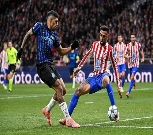 威少本赛季首发时场均接近15+8+8，高于赛季平均数据（威少本季先发场均近15+8+8，优于赛季场均）