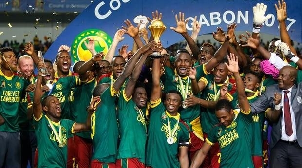 每体：巴萨仍在关注凯恩，等待他和拜仁的最终动向（每体：巴萨仍在追踪凯恩动态，等待他与拜仁最终决定）