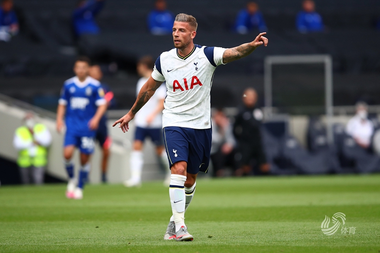 官方：34岁澳大利亚国脚杜克加盟麦克阿瑟FC，重返澳超（官宣：34岁澳大利亚国脚杜克签约麦克阿瑟FC，回归澳超）